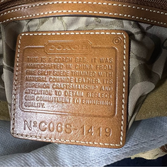 Coach Vintage Suede Tan Shoulder Bag, adjustable strap, tassel metal logo charm - Picture 6 of 17